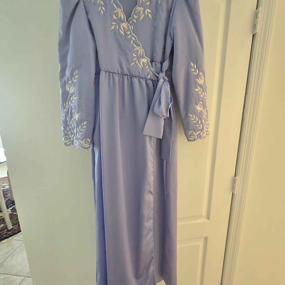 Natori Lavender Embroidered Housedress Or Nightgo… - image 1